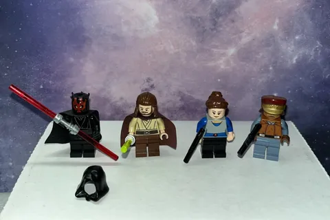 LEGO:Star Wars*Darth Maul's Sith Infiltrator #7961*All 4 Minifigures Complete