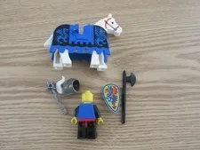 Lego Vintage Castle MiniFigure dragon knight & White Horse w/Boarding (A)