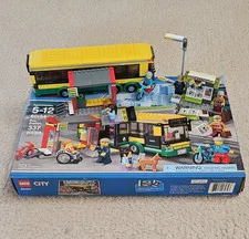 LEGO City 60154 Bus Station 337 pcs Complete Set w/ Box Manuals