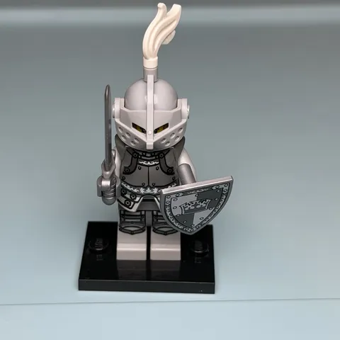 LEGO Heroic Knight Miniature - Series 9 - col09-4 - F9