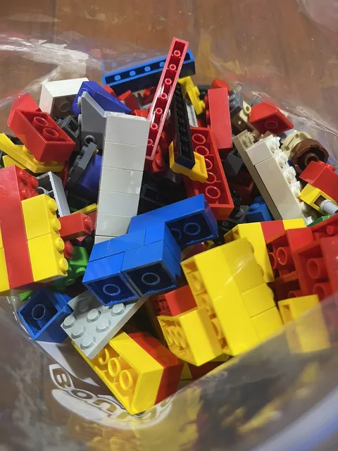 1 gallon bag of Legos pieces- Random Mixed 