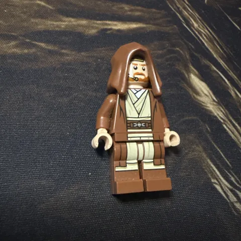 LEGO Minifigure Brown Hooded Obi Wan Robe Outfit Beard Light Flesh Hands