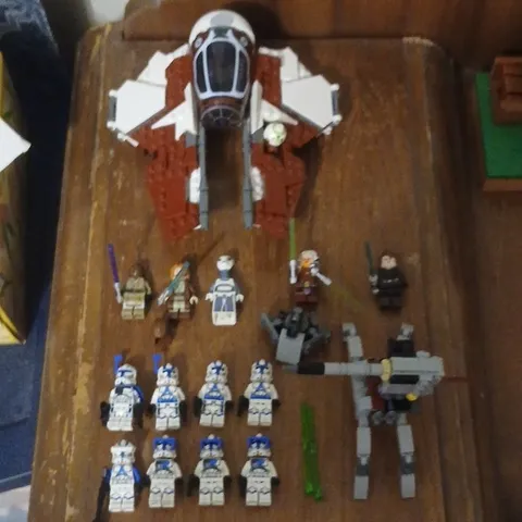 LEGO Star Wars Ahsoka's Jet With Minifigures Lot Clone Wars. NO STICKERS