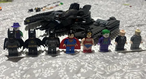 LEGO DC Super Heroes Minifigure Lot With Batwing