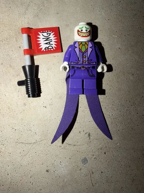 The LEGO Batman Movie Joker Minifigure Missing Hair
