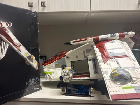 LEGO Star Wars: UCS Republic Gunship (75309)