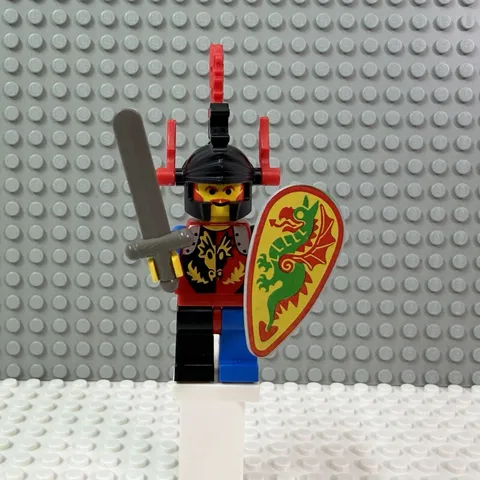 Lego Castle Minifigure cas219 Knights Dragon Master Red Plumes 1993 No Cape