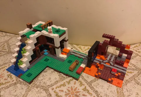 LEGO Minecraft: Waterfall base 21134 + The Nether Portal 21143 (pieces missing)