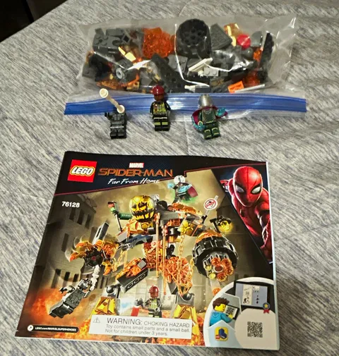 LEGO Marvel Spider-Man 76128 Molten Man Battle complete set w/ Minifigs Manual