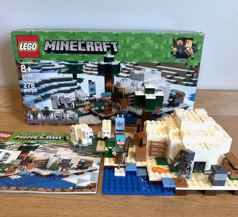LEGO Minecraft 21142 The Polar Igloo 100% Complete 278 Pcs/Manual/Box/Retired