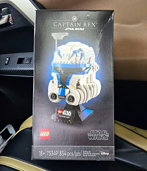 LEGO Star Wars Captain Rex Helmet 75349 854pcs 18+ Display Stand Included