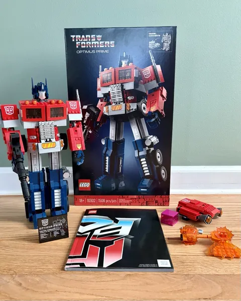 LEGO Icons: Optimus Prime (10302) Transformers Sealed Hasbro