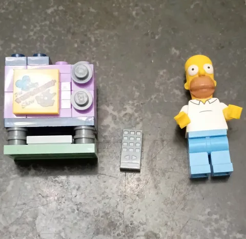 LEGO The Simpsons Homer Simpson Plastic Minifigure w/ TV & Remote Accessories