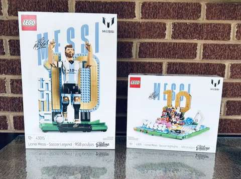 LEGO Editions Lionel Messi Soccer Legend 43015 & Soccer Highlights 43011 2 Sets