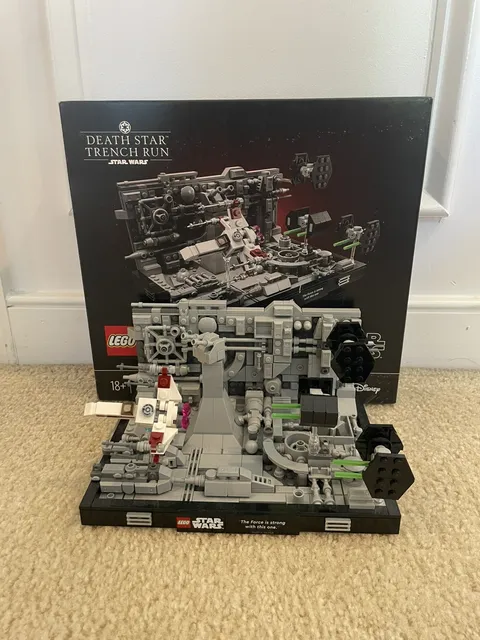 LEGO Star Wars: Death Star Trench Run Diorama (75329) 100% Complete 