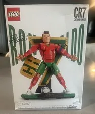 LEGO 43016 Cristiano Ronaldo Soccer Legend 854pc New Sealed Slightly Damaged Box
