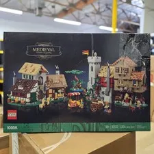 LEGO Icons: Medieval Town Square (10332)