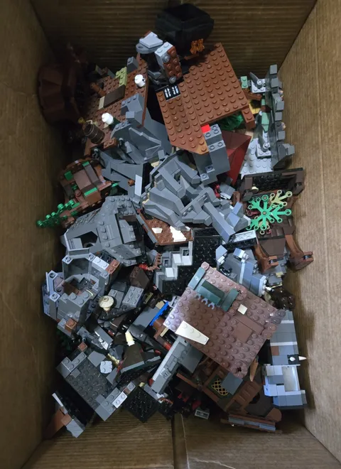 Lego Lot 8lbs The Hobbit, Lord Of The Rings No Book/No Figures