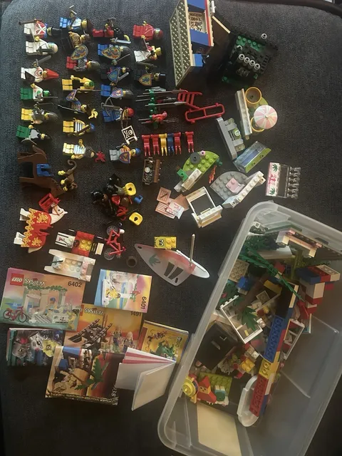 Vintage LEGO Minifigure Lot W/ Accessories Weapons Armor Pieces Castle Pirates