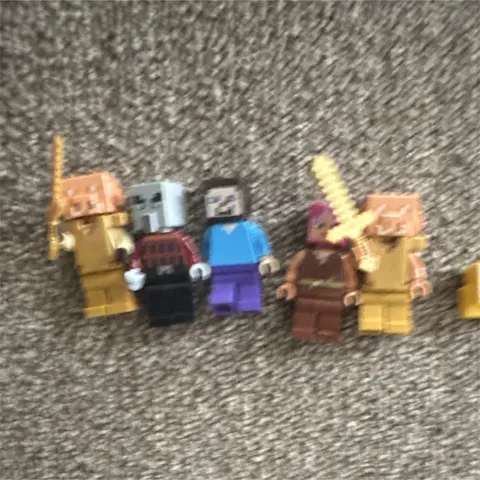 LEGO Minecraft Minifigures Lot of 6 w/ Accessories, Steve Included