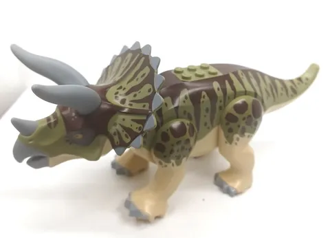 LEGO JURASSIC WORLD  Triceratops Rampage tricera04 Dinosaur Figure Set 75937
