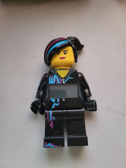 Lego Movie Wyldstyle Lucy Character minifigure Shaped alarm clock Works VG
