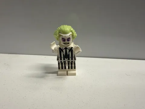 Lego Beetlejuice Minifigure dim050 Set 71349 Very Nice!