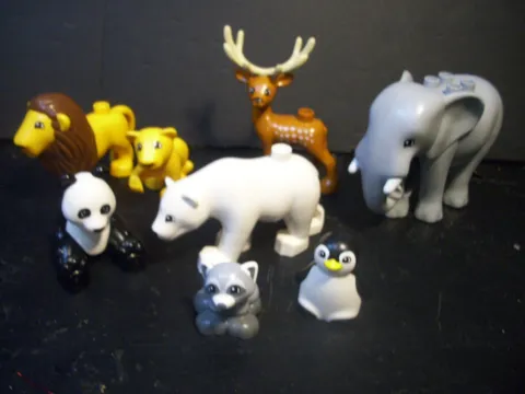 LEGO DUPLO Zoo Safari figures pand lion elephant deer penquin bear raccoon lot