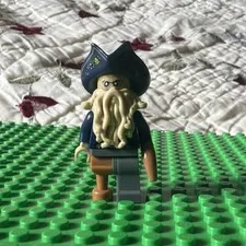 LEGO DAVY JONES PIRATES OF THE CARIBBEAN AUTHENTIC LEGO POC031 RETIRED MINIFIG