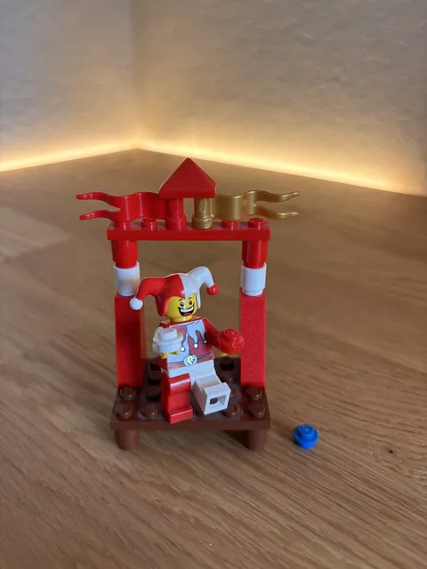 LEGO Castle: Court Jester (7953) - 100% Complete (No Box)