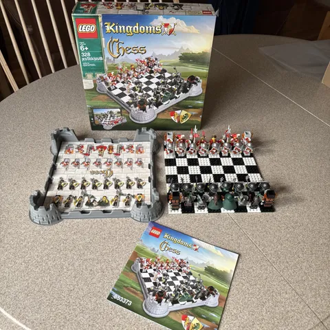 LEGO 853373 Castle: Kingdoms: Games Chess 2012 w/ Box & Manual Mint Condition