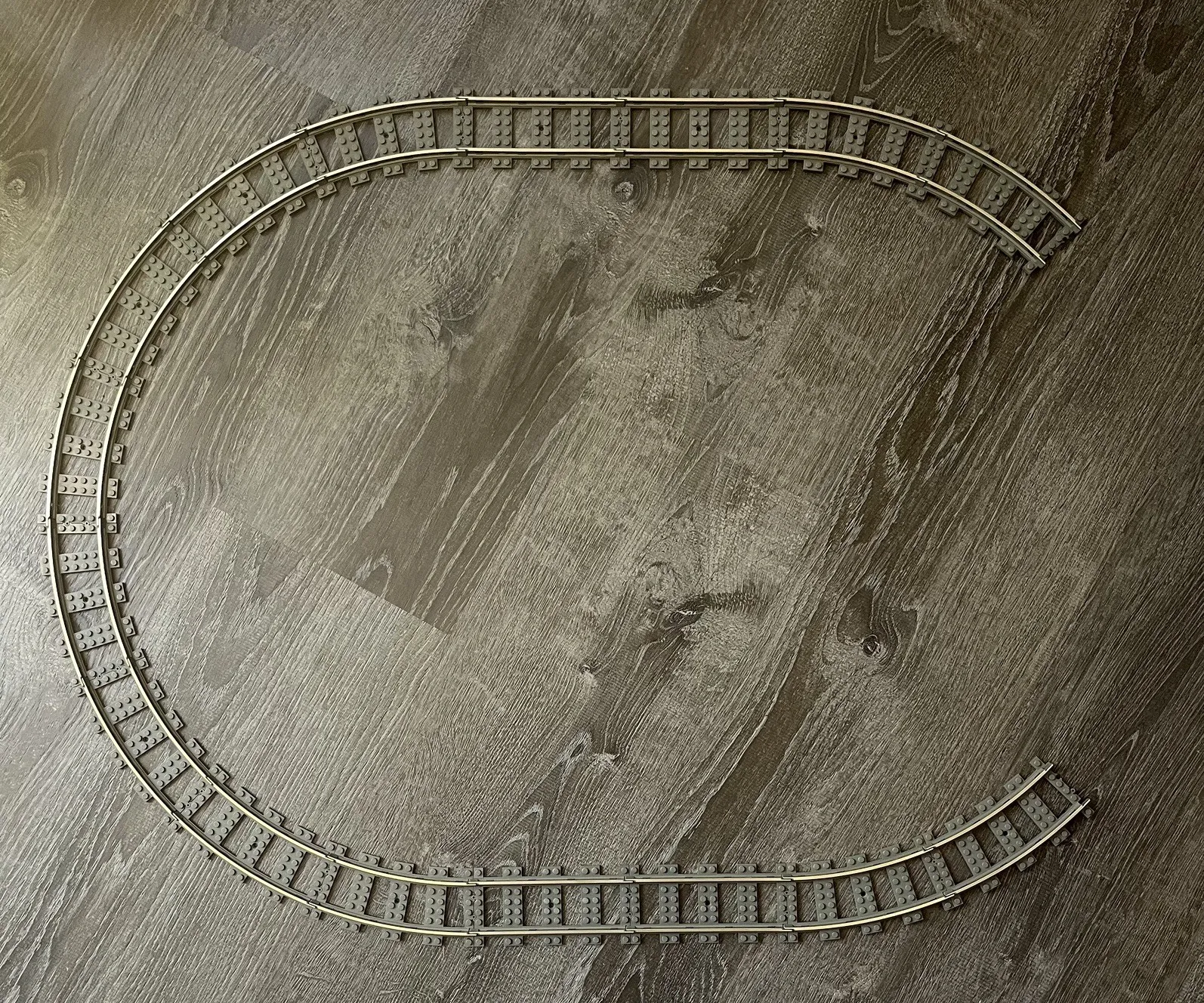 LEGO Train Track 9V Lot of 16 Pcs Dark Gray - 4 Straight 2865 and 12 Curved 2867