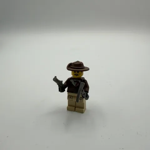 2003 LEGO Adventurers Johnny Thunder Orient Expedition ADV037 w Accessories