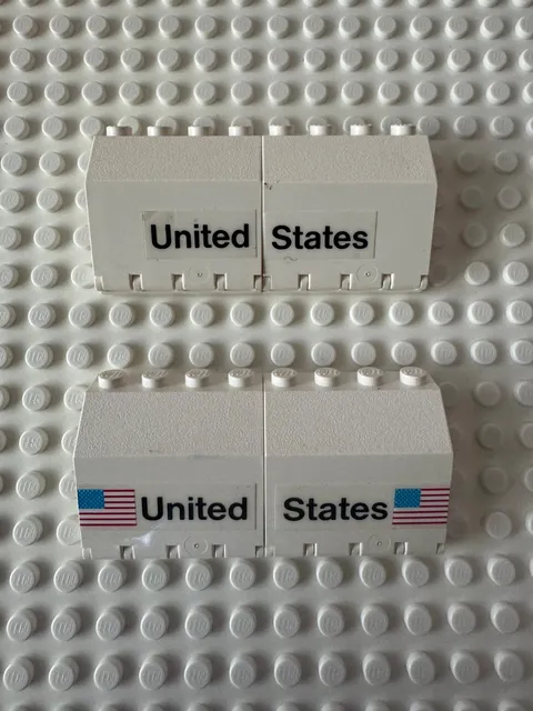 LEGO White Panel 2 x 4 x 3 1/3 with 'United States' Hinge Set 1682