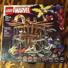 LEGO Marvel 76261 Spider-Man Final Battle No Way Home Set, 900 Pieces