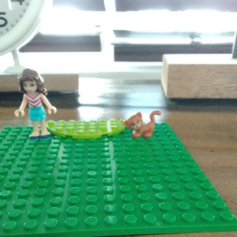 LEGO Friends Minifigure Girl with Orange Cat