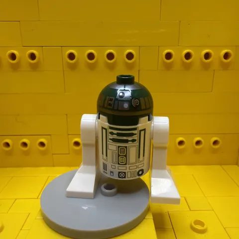 LEGO Star Wars R4-P44 Astromech Droid Minifigure (sw0267) - 1M
