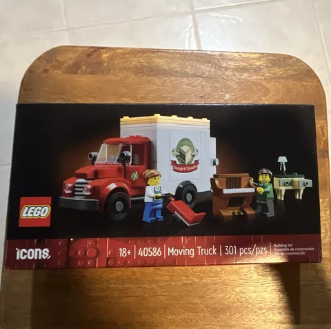 LEGO Icons Promotional Moving Truck 40586 Limited Edition 301 pcs Ages 18+