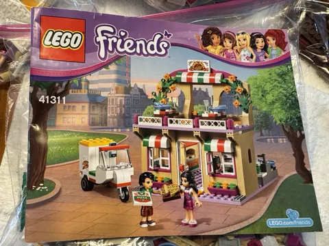 LEGO FRIENDS: Heartlake Pizzeria (41311) 289pcs Incomplete + Instructions No Box