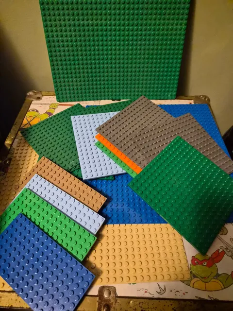 LEGO 19 pcs BASE PLATES  Mixed Bulk Lot Baseplates