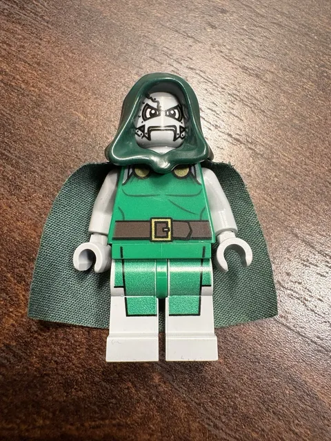 LEGO Doctor Doom Minifigure Super Heros Series Pre-Owned but fantastic condition
