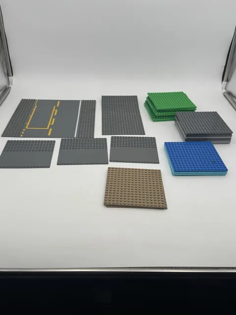 LEGO BULK LOT OF BASE PLATES  28 16X16 STUD MIXED COLORS 2 Street Base Soft