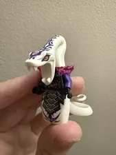 LEGO NINJAGO Crystalized Pythor Minifigure White Purple Armor Pink Collar Njo777