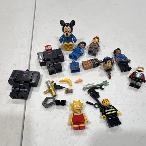 LEGO Minifigure Lot Mickey Mouse & Lisa Simpson with Accessories