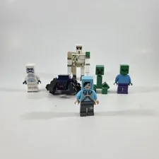 Lego  Minecraft Minifigure lot of 6 with 4 accessories
