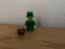 Lego Leprechaun Minifigure Collectible Series 6 8827 CMF Rare Retired HTF