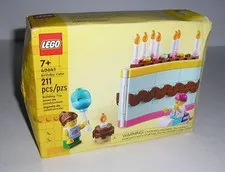 2023 Lego Seasonal Set 40641 - BIRTHDAY CAKE (211 pieces) (New) (crushed box)