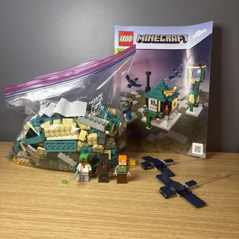 Lego Minecraft The Sky Tower 21173 85% Complete with Instructions