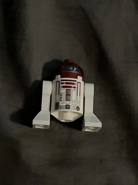 LEGO Star Wars R4-P17 Astromech Droid In Excellent Condition