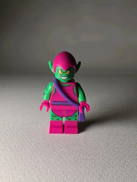 Lego Green Goblin 76057 Magenta Outfit Super Heroes Minifigure